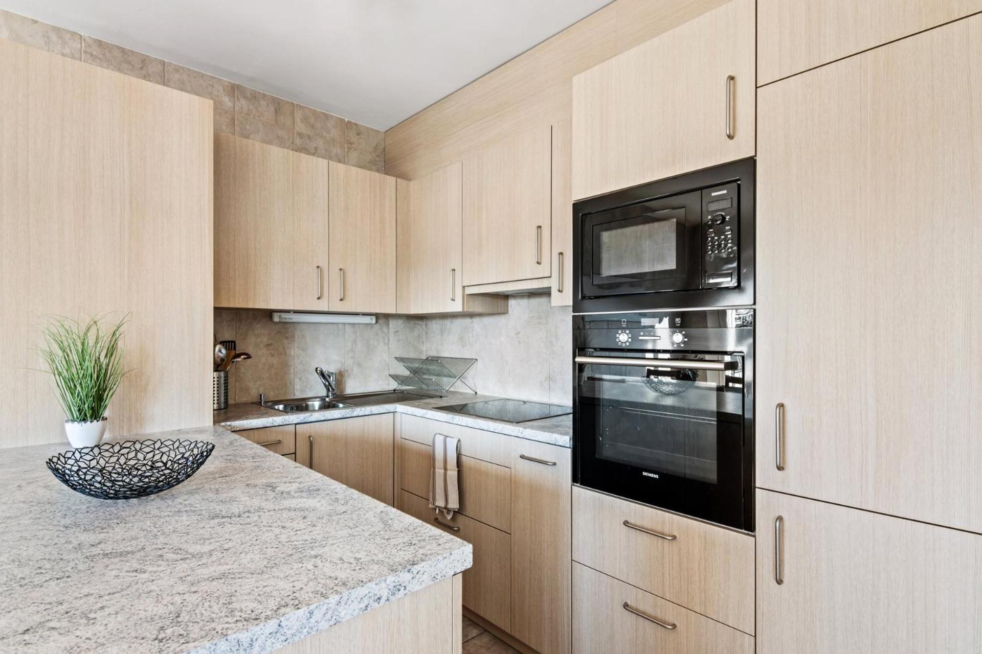 Mole 32 - Self Check In By Homenhancement * Ginebra